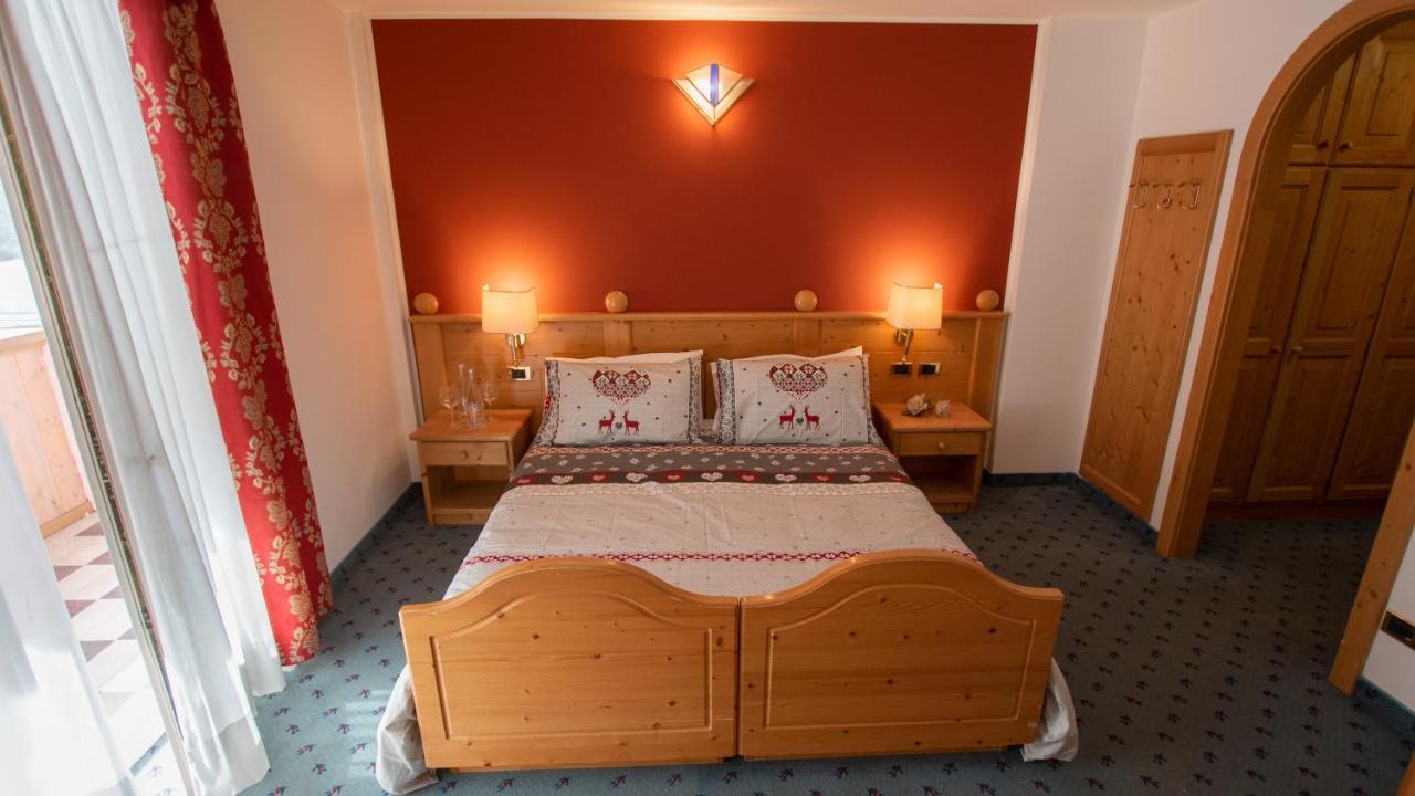 Hotel Diamant Park Campitello di Fassa Esterno foto