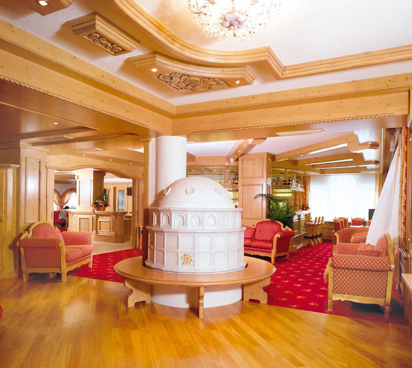 Hotel Diamant Park Campitello di Fassa Esterno foto