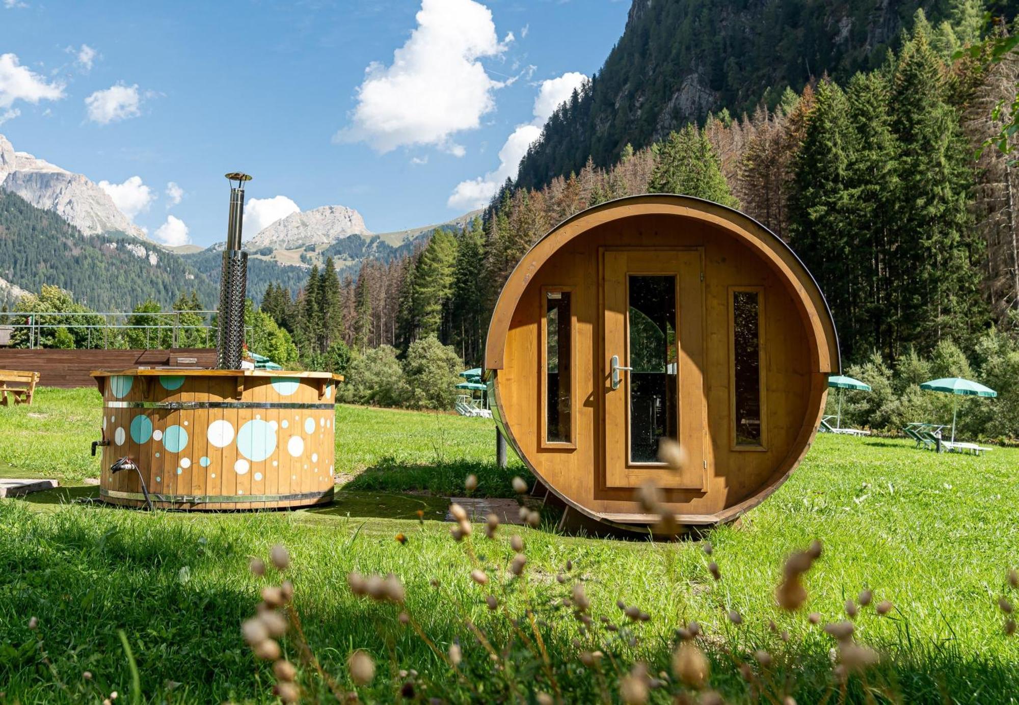 Hotel Diamant Park Campitello di Fassa Esterno foto