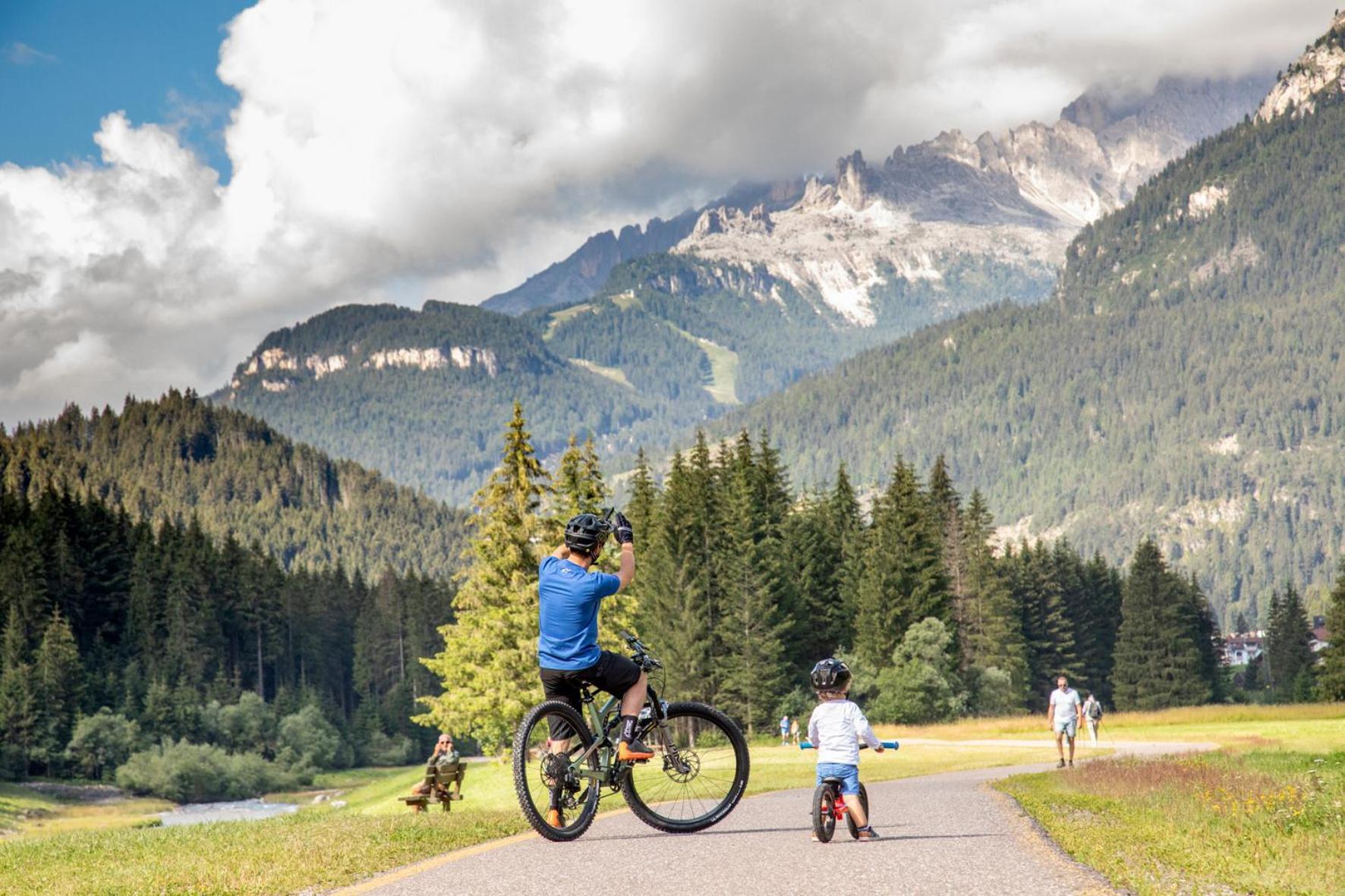 Hotel Diamant Park Campitello di Fassa Esterno foto