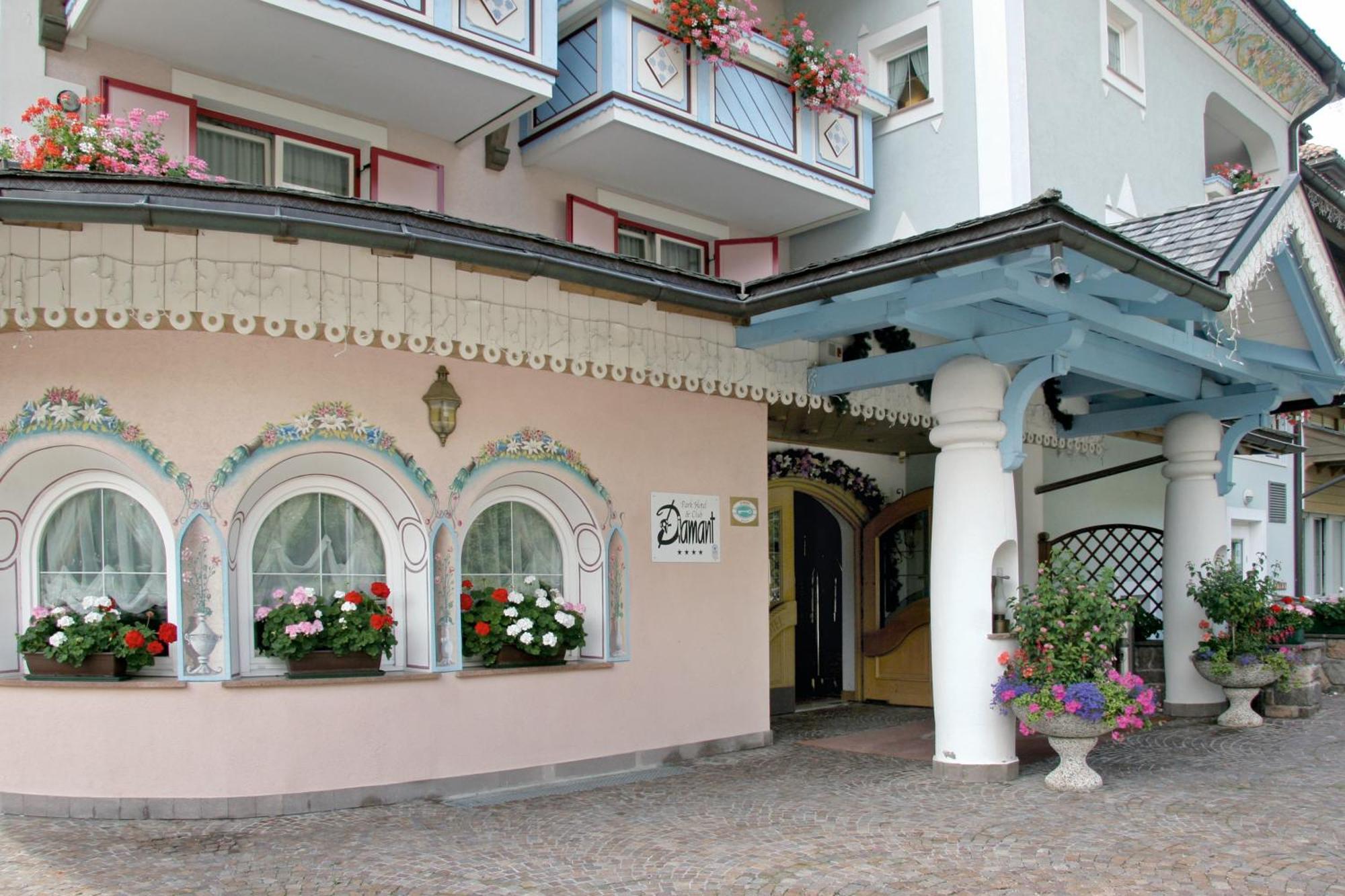 Hotel Diamant Park Campitello di Fassa Esterno foto