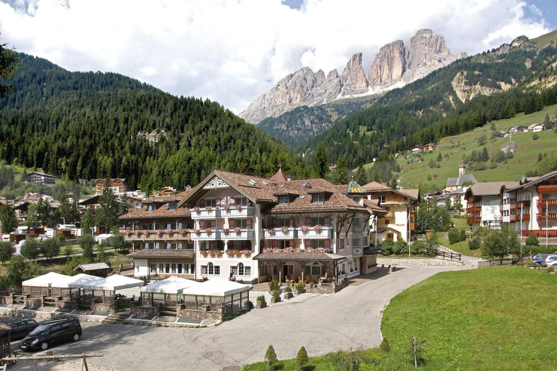 Hotel Diamant Park Campitello di Fassa Esterno foto