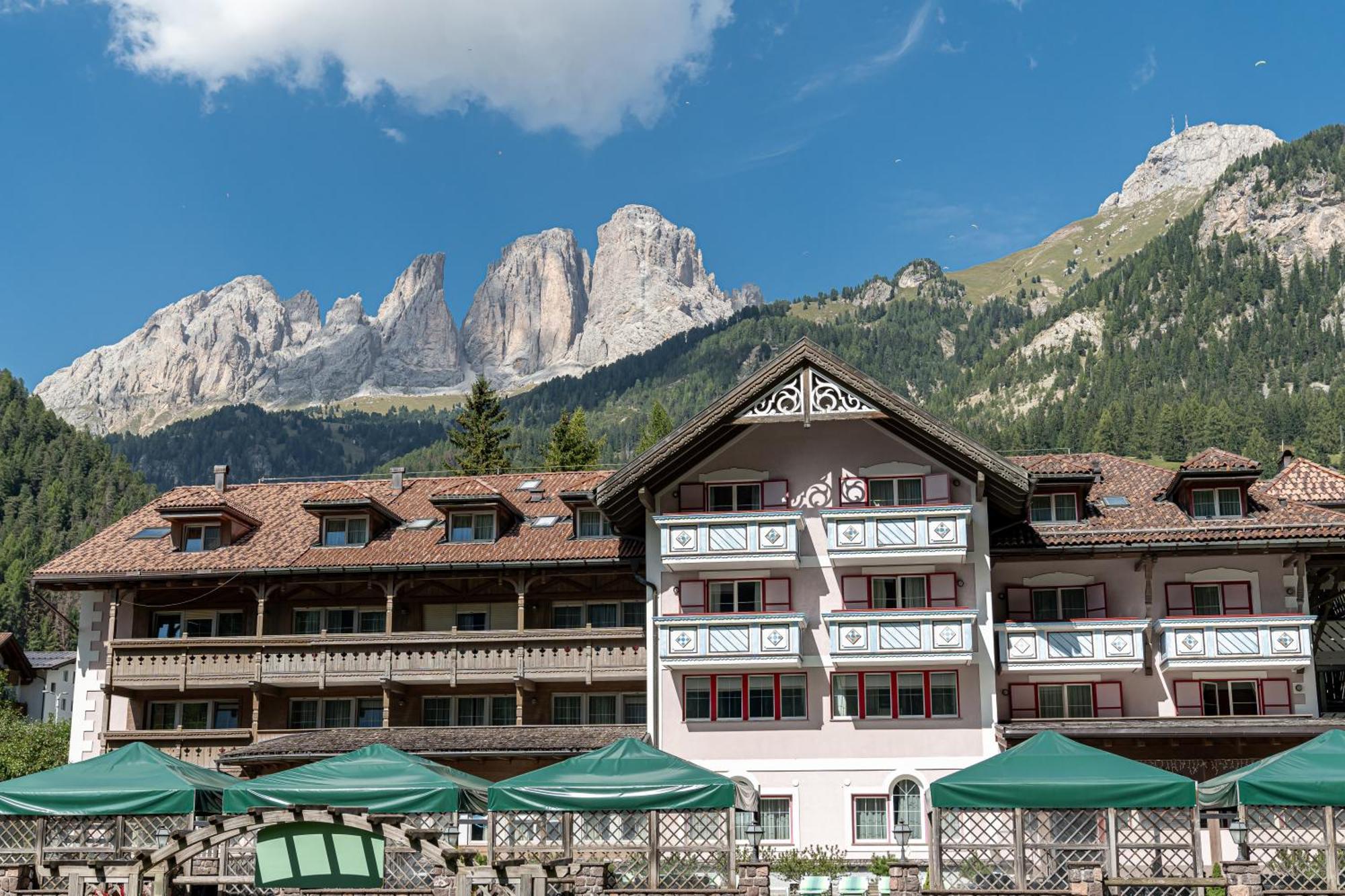 Hotel Diamant Park Campitello di Fassa Esterno foto