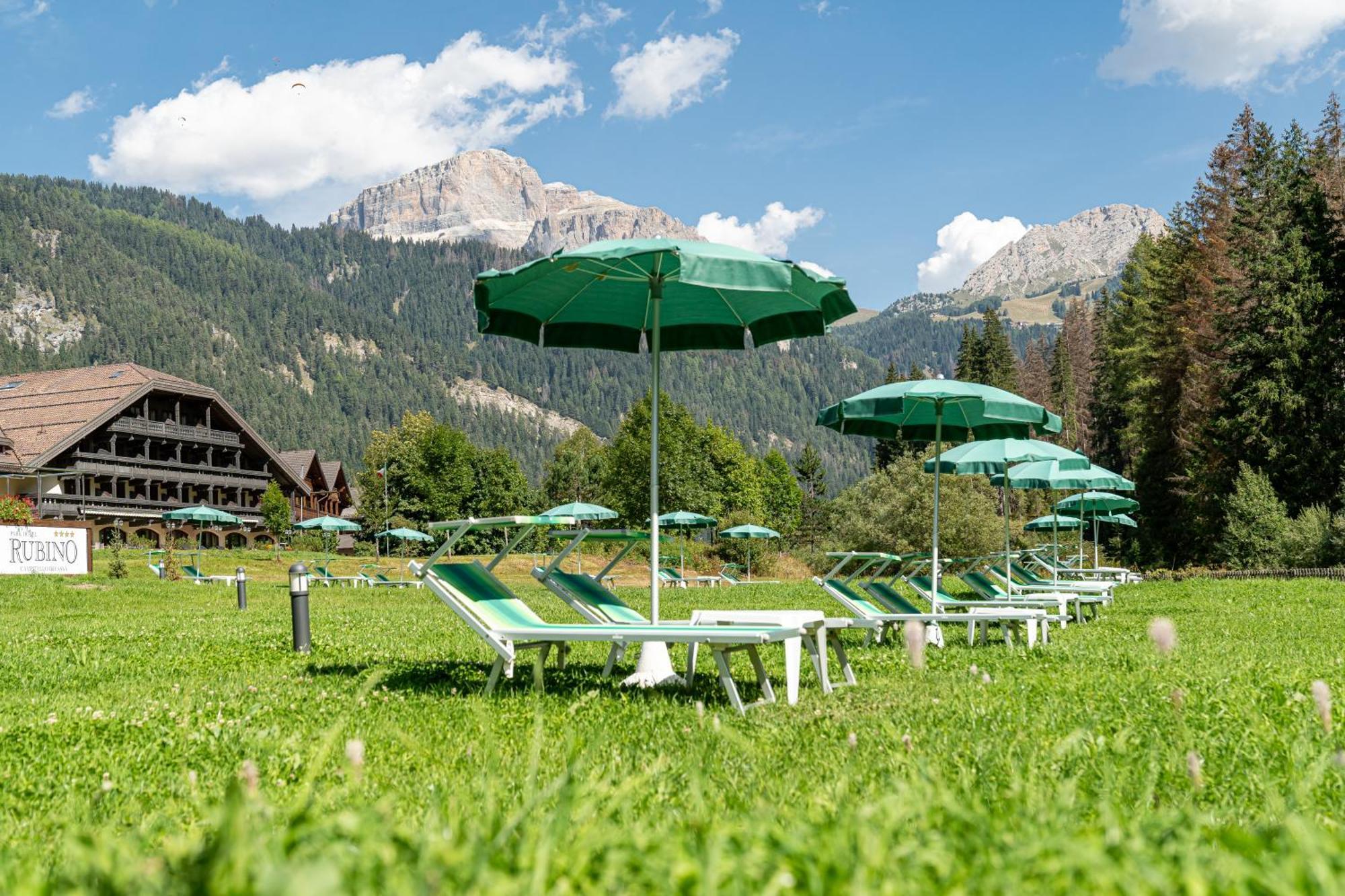Hotel Diamant Park Campitello di Fassa Esterno foto