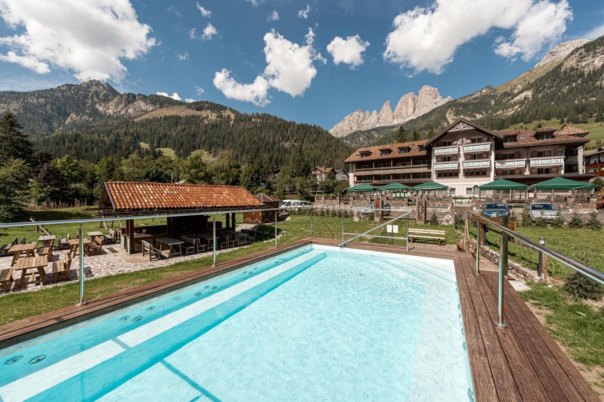 Hotel Diamant Park Campitello di Fassa Esterno foto