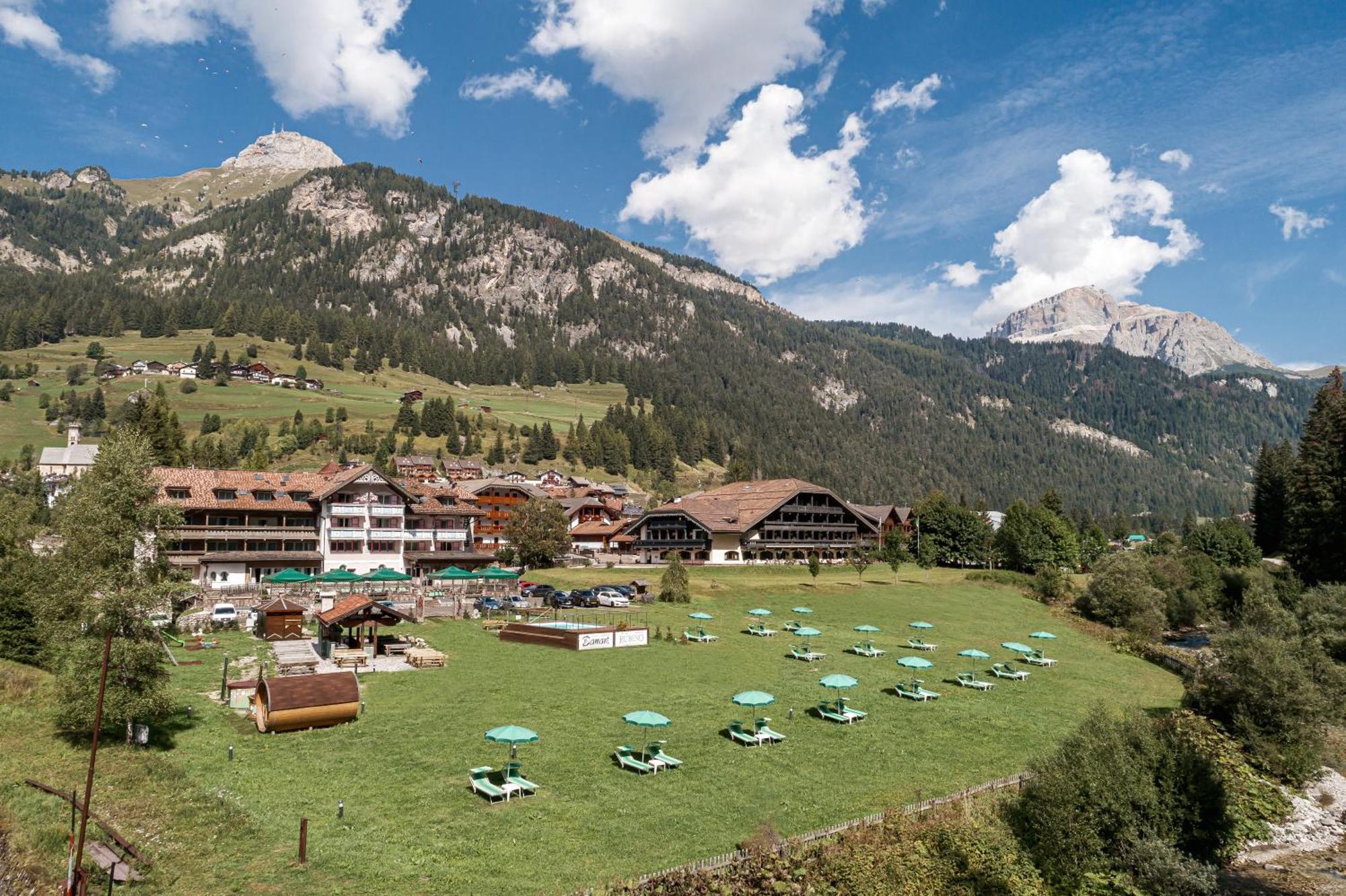 Hotel Diamant Park Campitello di Fassa Esterno foto