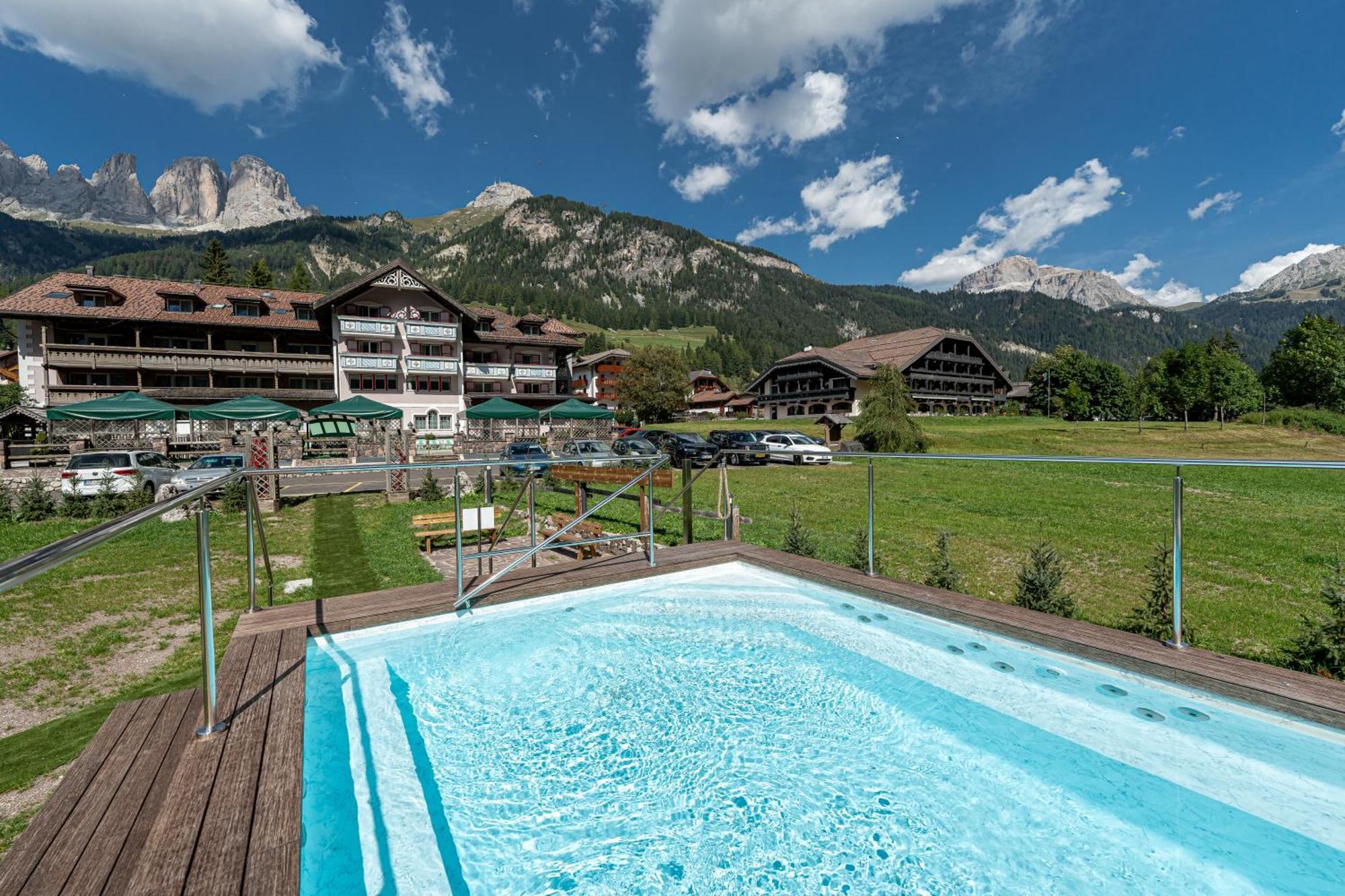 Hotel Diamant Park Campitello di Fassa Esterno foto